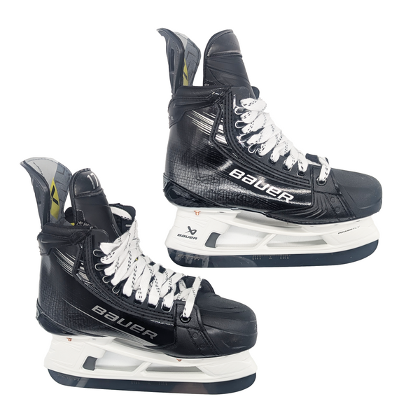 Bauer Vapor Hyperlite 2 - Pro Stock Hockey Skates - Size 4.5D (Black)