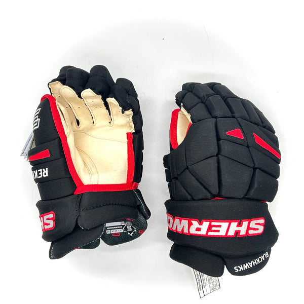 Sherwood Rekker Legend Pro - NHL Pro Stock Glove - Pro Palm - Chicago Blackhawks (Black/Red)